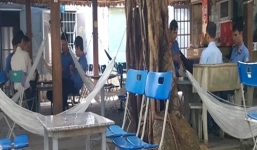  Cán bộ trật tự đô thị chơi bài ăn tiền trong giờ làm việc